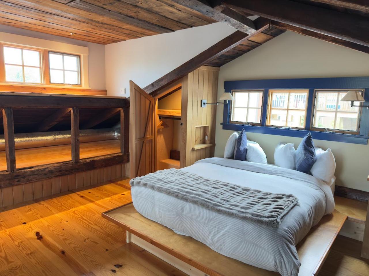 מלון Magical Post And Beam Loft Downtown Newport! מראה חיצוני תמונה