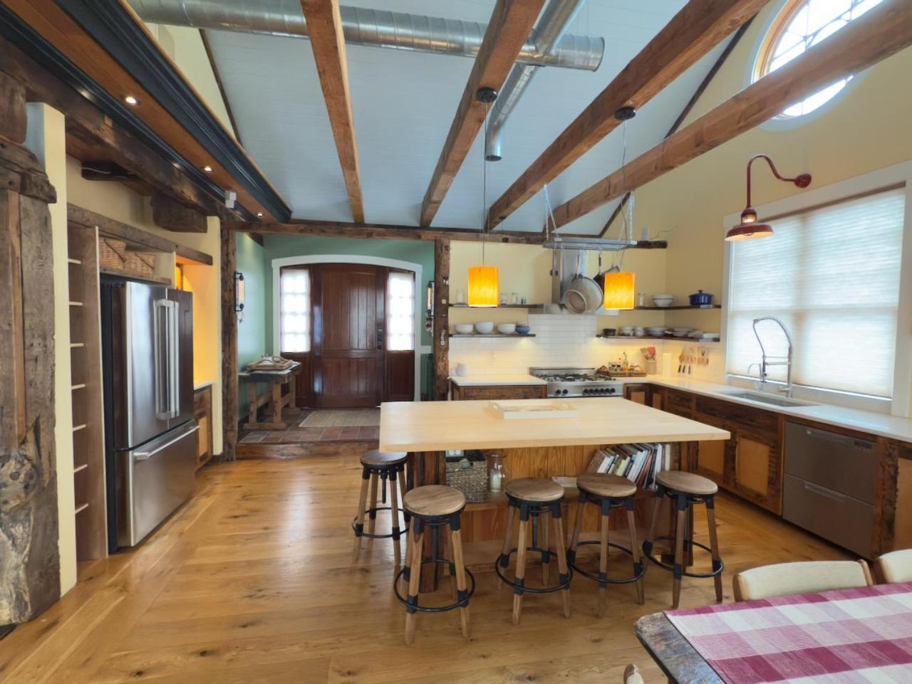 מלון Magical Post And Beam Loft Downtown Newport! מראה חיצוני תמונה