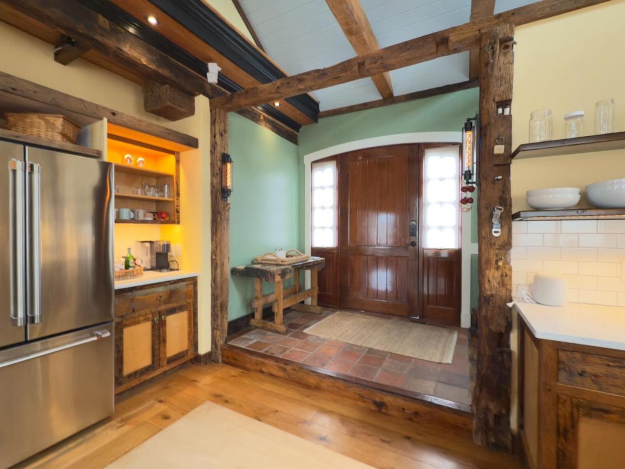 מלון Magical Post And Beam Loft Downtown Newport! מראה חיצוני תמונה